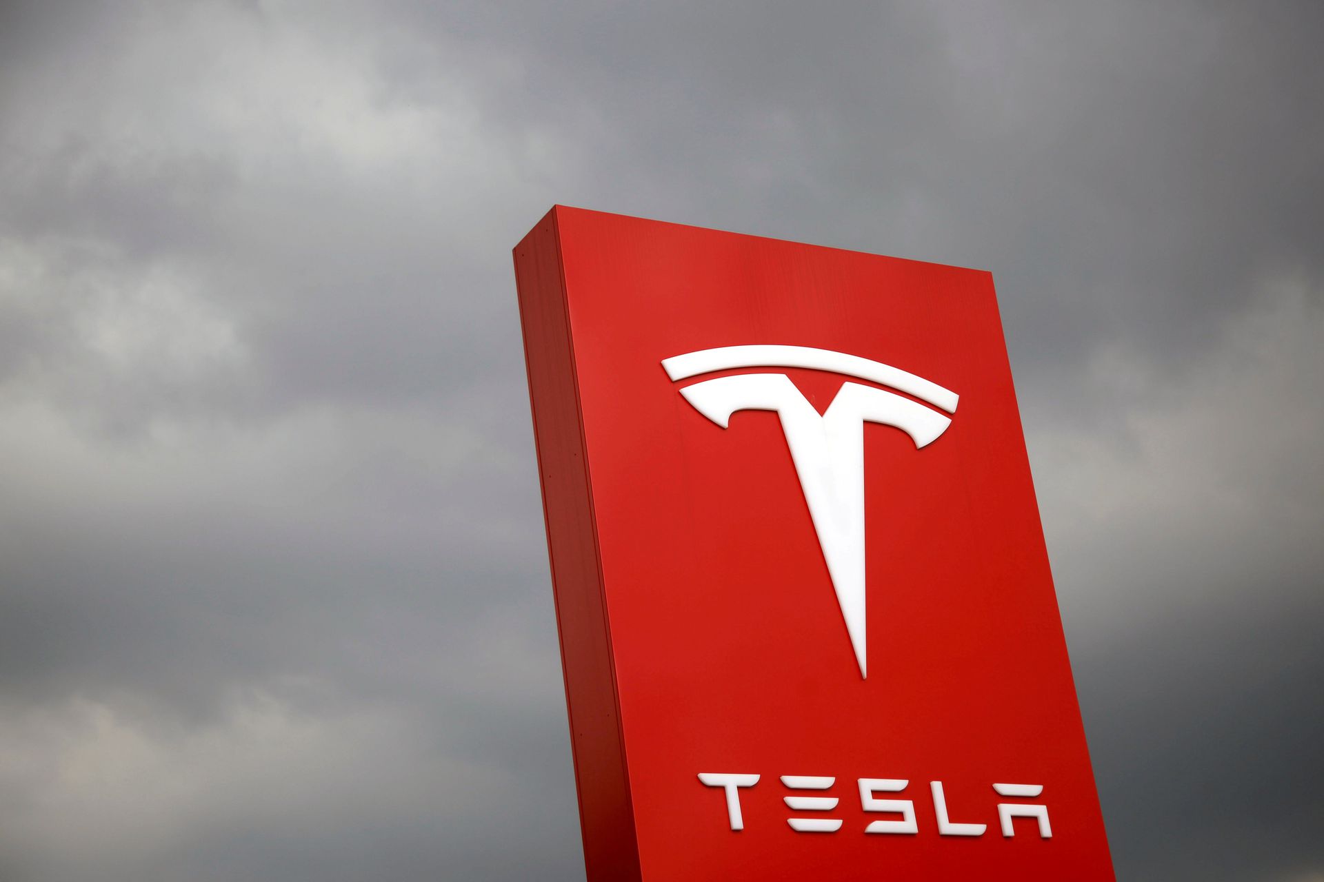 Tesla expands legal, external relations workforce in China