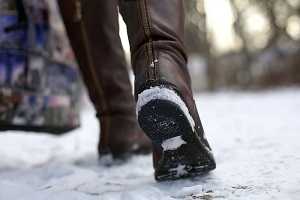 Что делать, если потеют и мерзнут ноги в зимней обуви