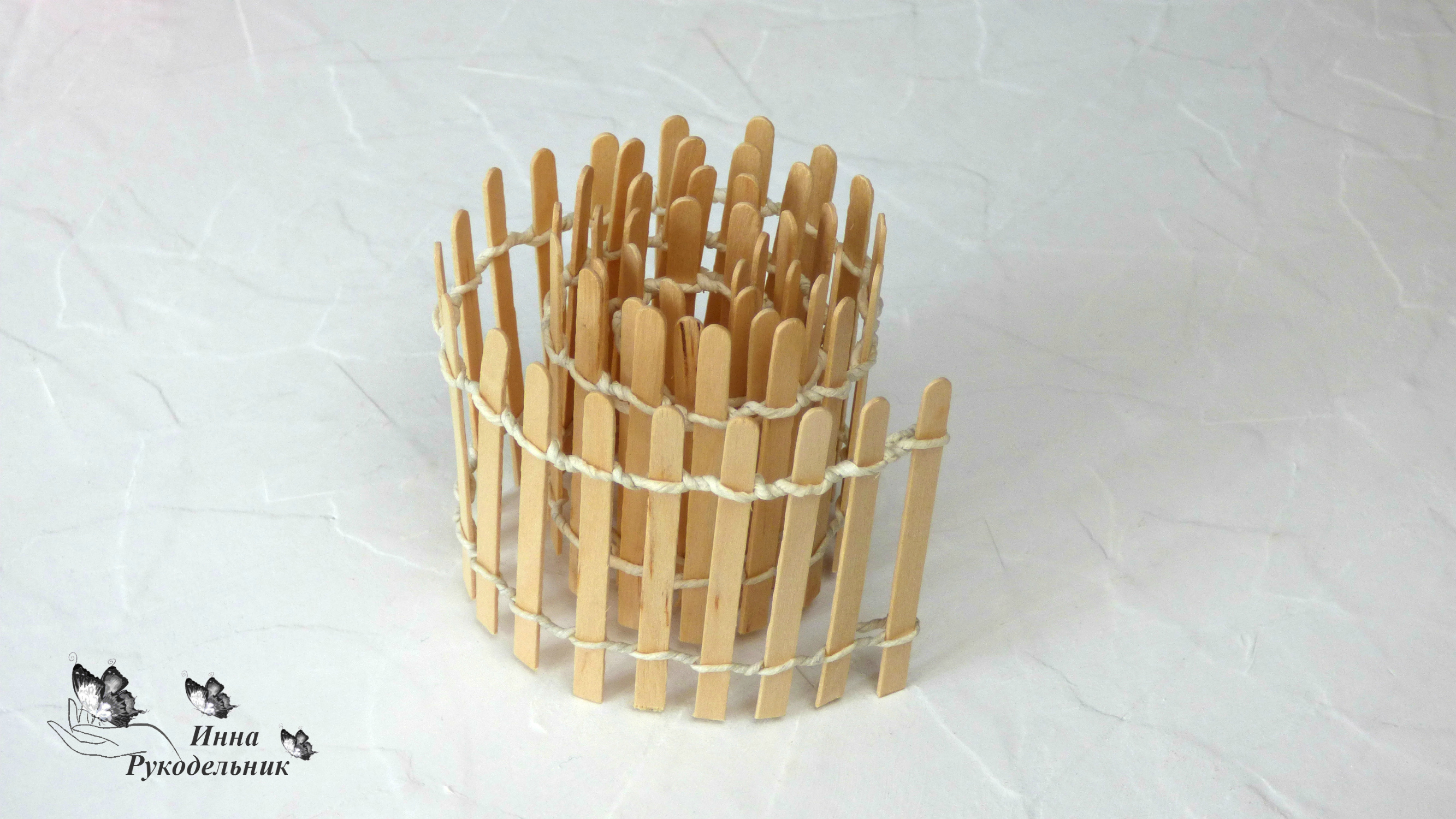 Заборчик декоративный из деревянных палочек