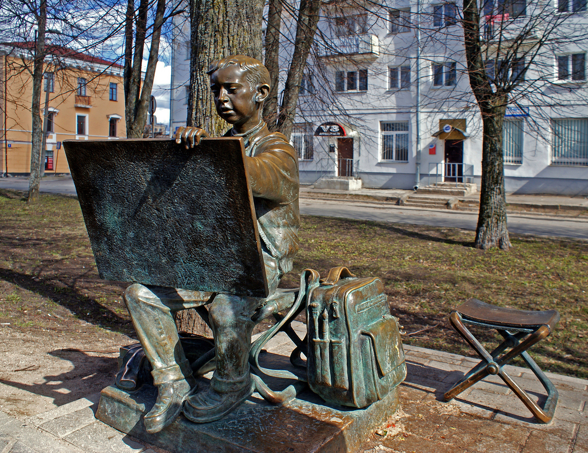 Памятник Мойдодыр Великий Новгород