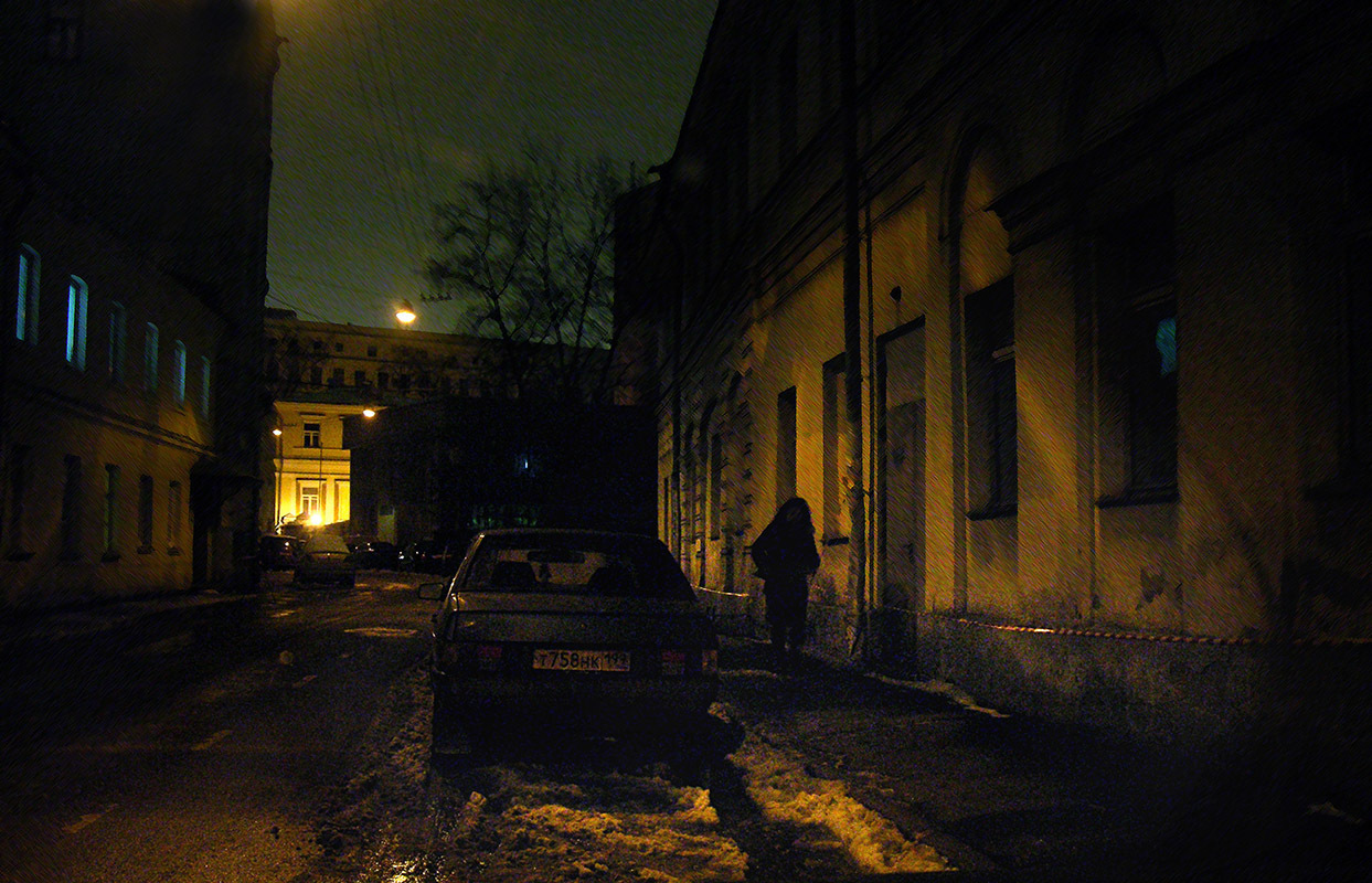 Фото подъезда ночью с улицы